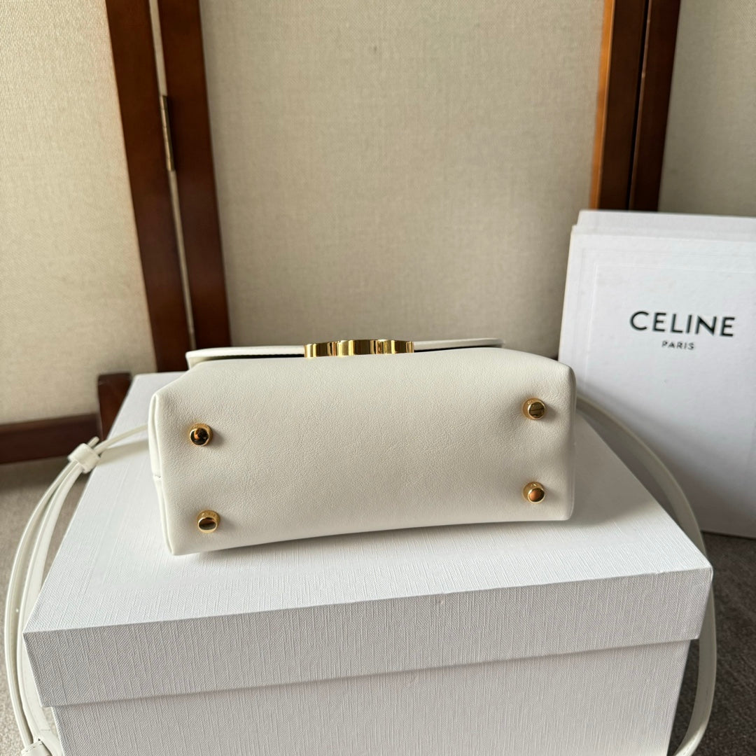 SAC ADO NINO 20 EN CUIR DE VEAU SOUPLE BLANC, QUINCAILLERIE DORÉE