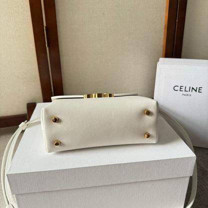 SAC ADO NINO 20 EN CUIR DE VEAU SOUPLE BLANC, QUINCAILLERIE DORÉE