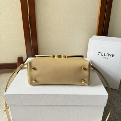 SAC ADO NINO 20 EN CUIR DE VEAU SOUPLE JAUNE PARMESAN, QUINCAILLERIE DORÉE