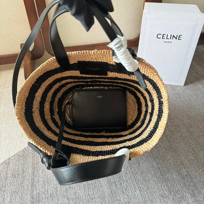 SAC CLASSIQUE COUFFIN 22 À RAYURES EN RAPHIA BEIGE ET NOIR ET GARNITURES EN CUIR DE VEAU