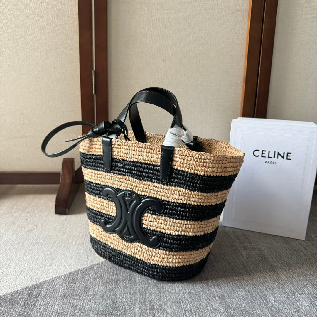 SAC CLASSIQUE COUFFIN 22 À RAYURES EN RAPHIA BEIGE ET NOIR ET GARNITURES EN CUIR DE VEAU