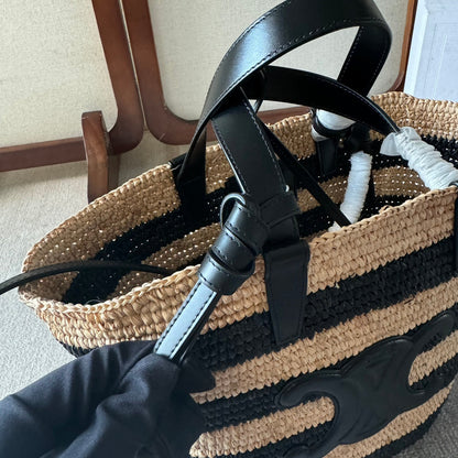 SAC CLASSIQUE COUFFIN 22 À RAYURES EN RAPHIA BEIGE ET NOIR ET GARNITURES EN CUIR DE VEAU