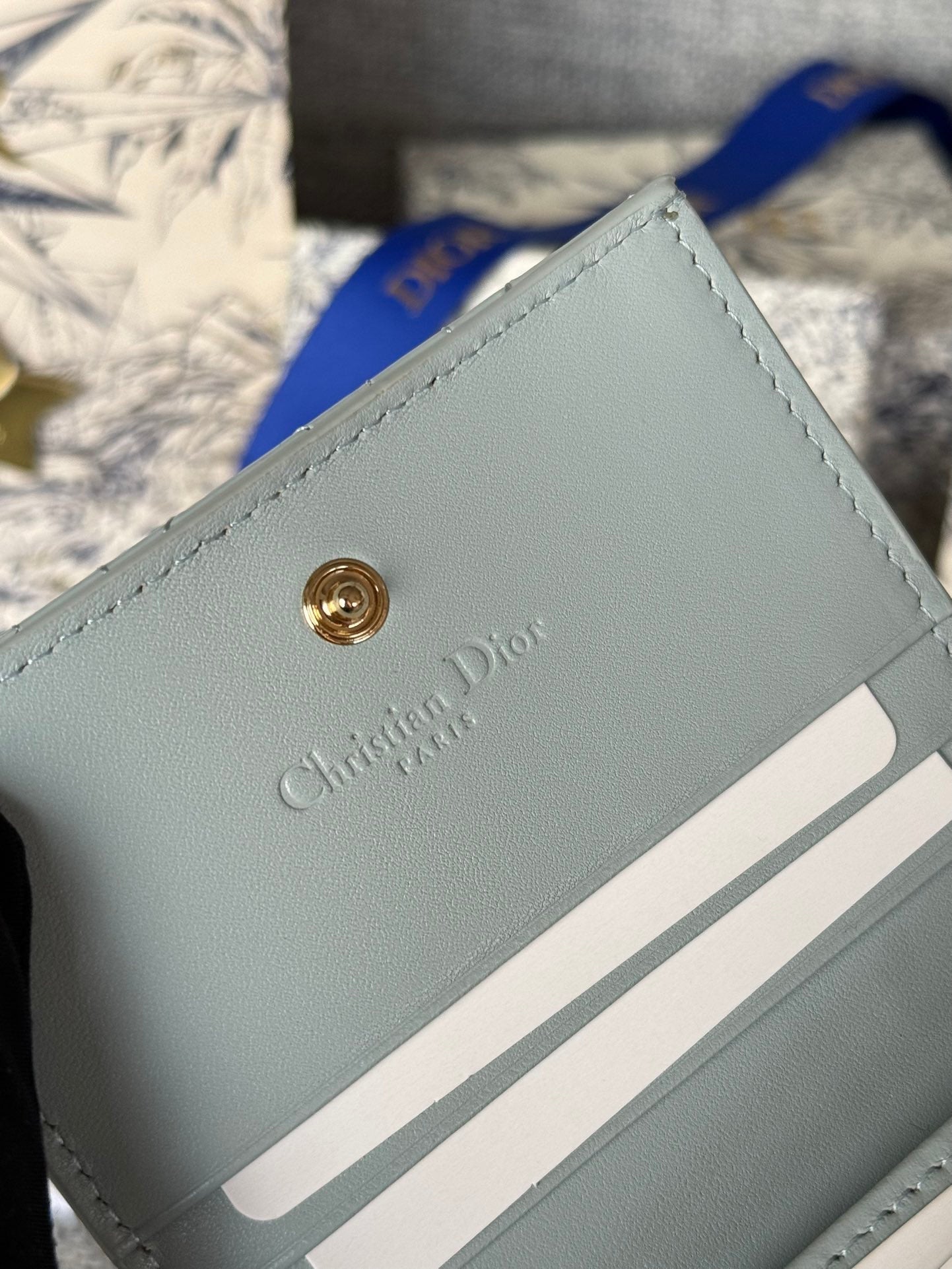 CD Caro 11cm コンパクトウォレット シャイニークラウドブルー カーフスキン