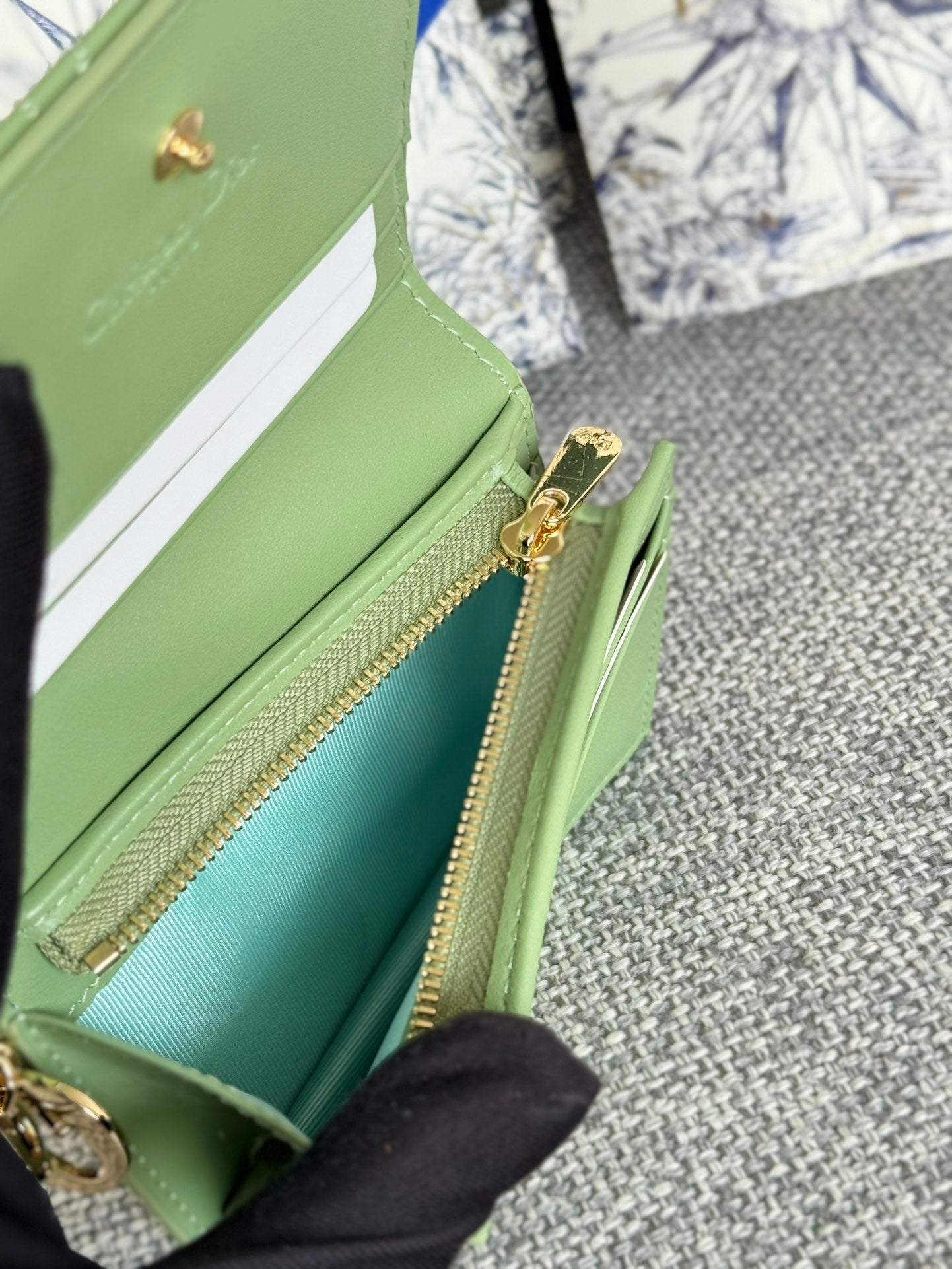CD Caro 11cm コンパクトウォレット シャイニーグリーン カーフスキン