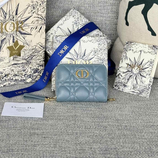 Portefeuille compact CD Logo Caro 11 cm en cuir de veau bleu nuage