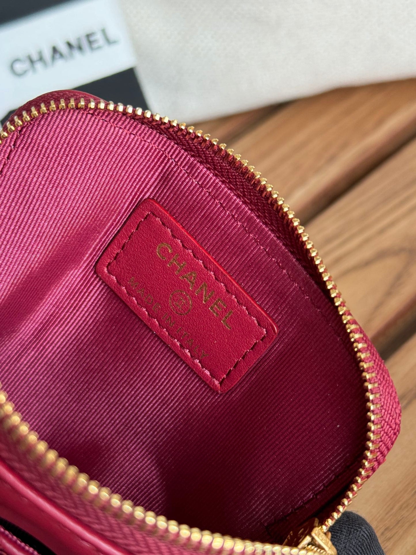 Porte-monnaie zippé CC 19 11 cm en cuir d'agneau bordeaux et accessoires dorés
