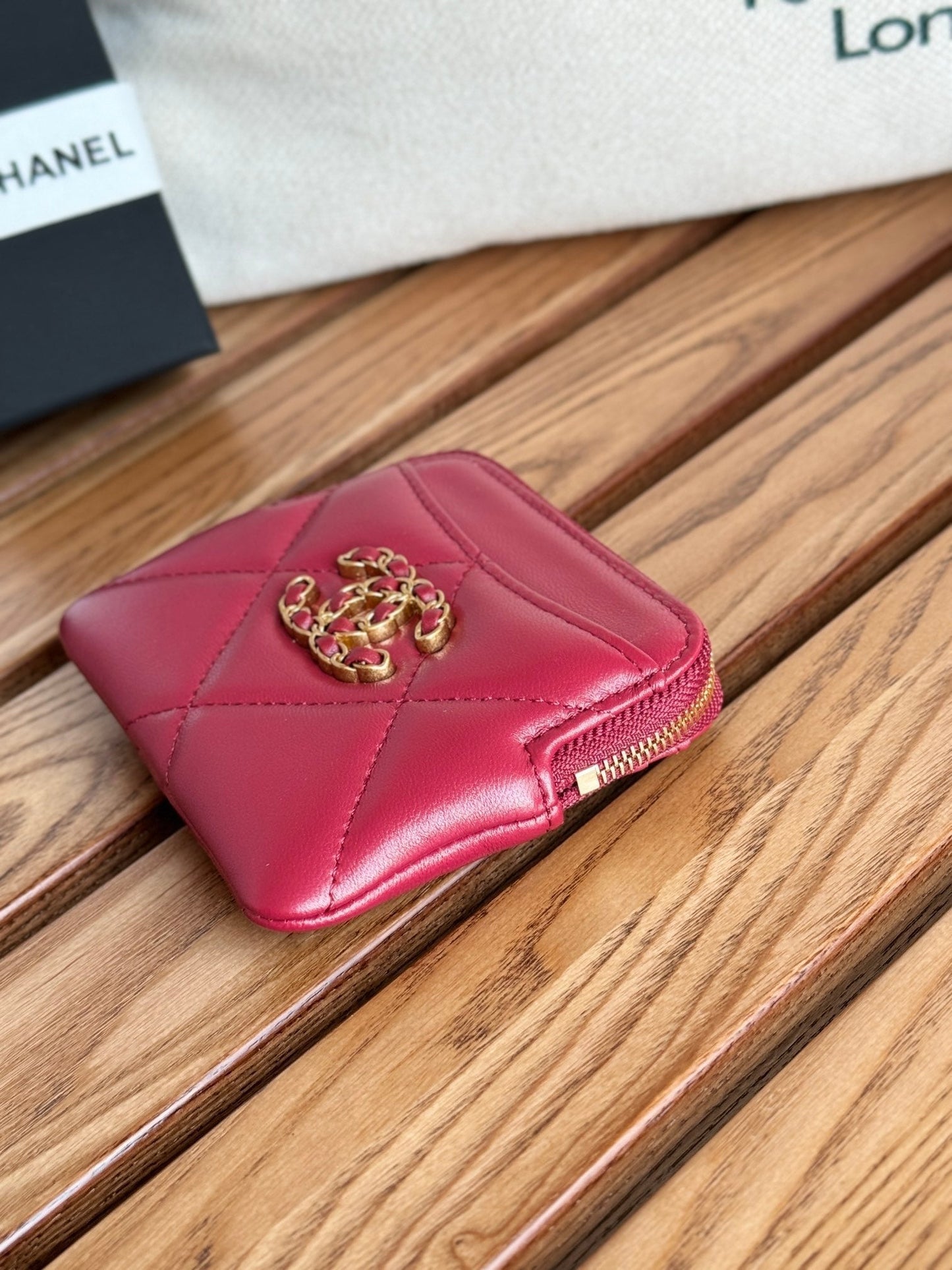 Porte-monnaie zippé CC 19 11 cm en cuir d'agneau bordeaux et accessoires dorés