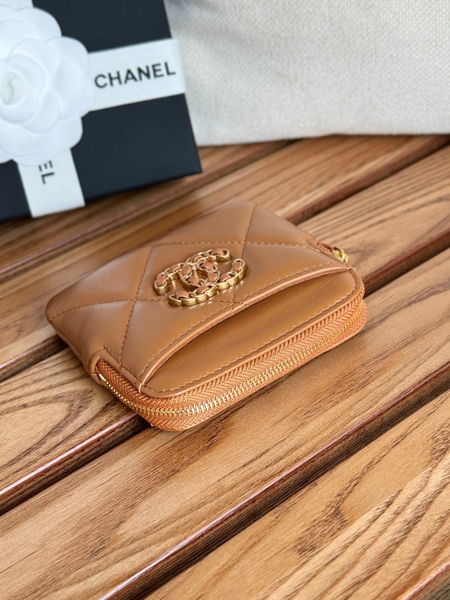 cc 19 ジップ付き小銭入れ 11cm ブラウン ラムスキン ゴールド金具