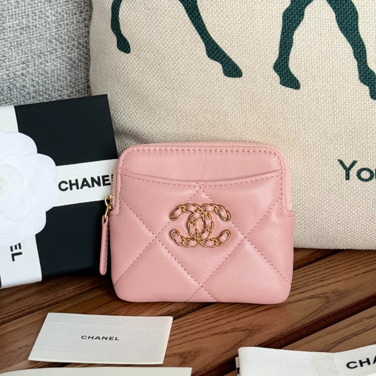 Porte-monnaie zippé CC 19 11 cm en cuir d'agneau rose et accessoires dorés