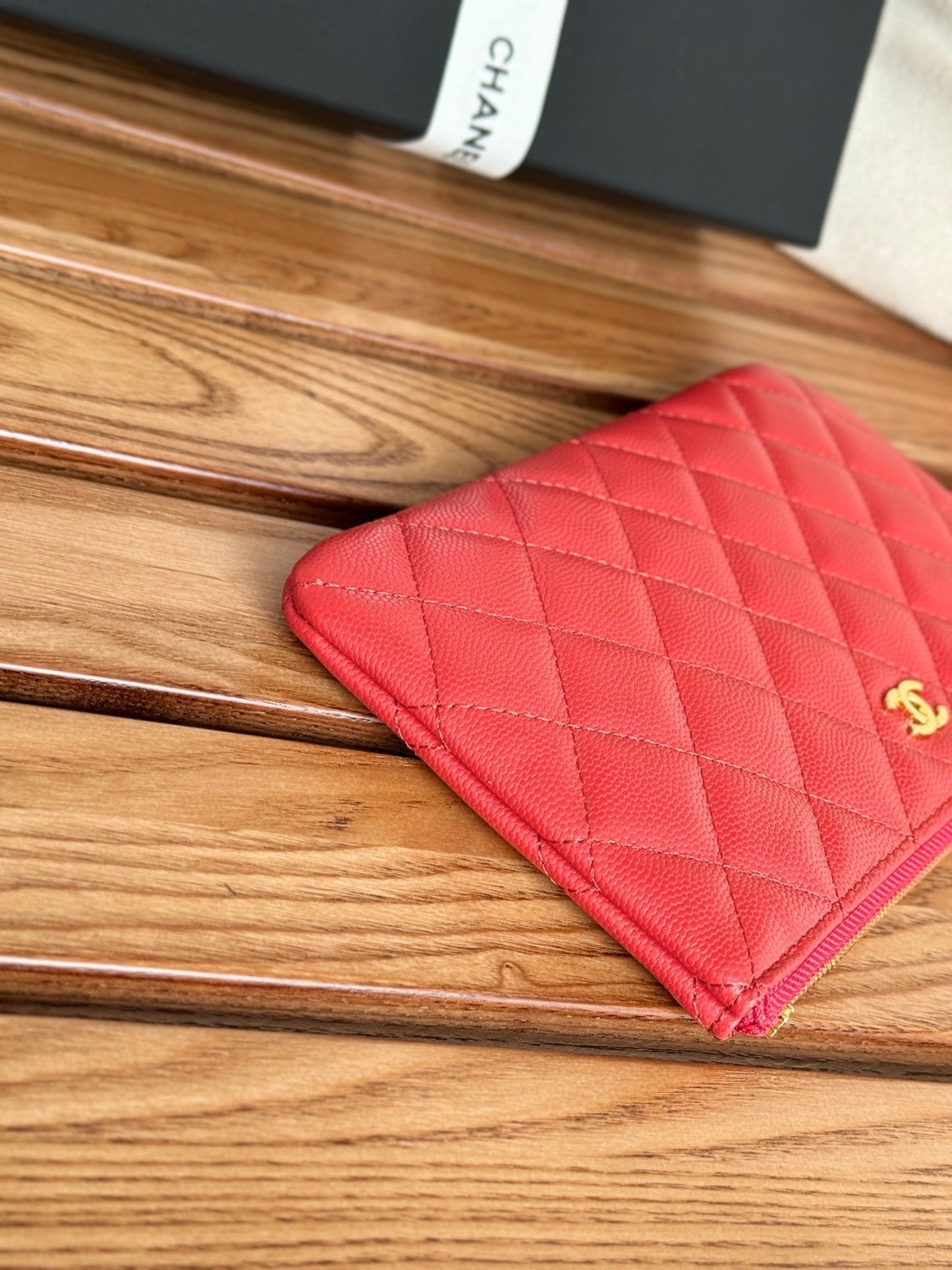 cc ジップウォレット 20cm レッド キルティング キャビア ゴールド金具