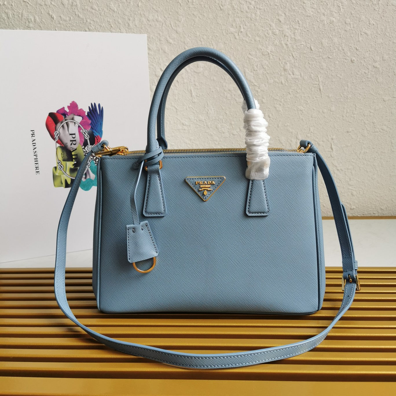 PRA GALLERIA 28 バッグ (サファイアブルー サフィアーノ レザー)