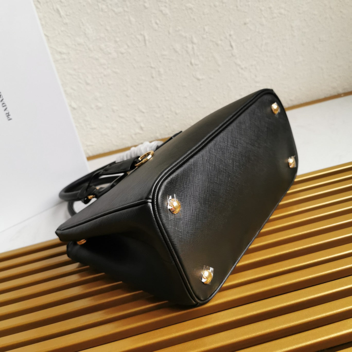 PRA GALLERIA 28 バッグ ブラック サフィアーノ レザー