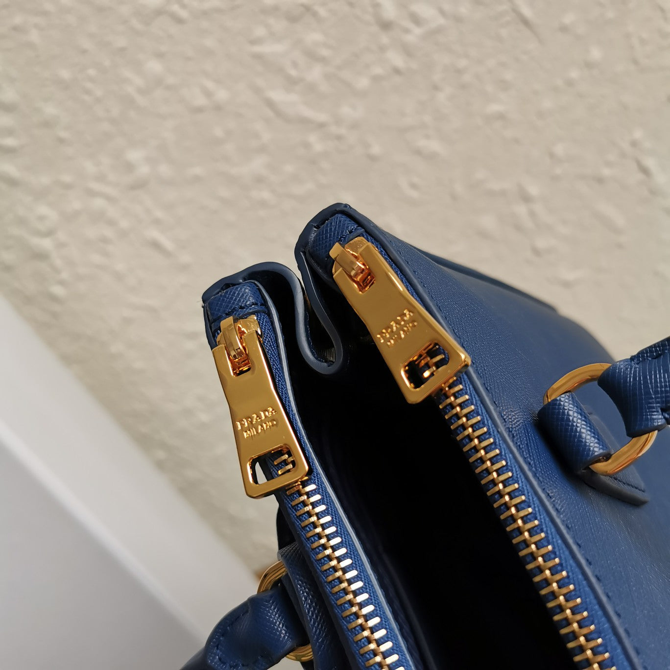 SAC PRA GALLERIA 28 EN CUIR SAFFIANO BLEU MARINE