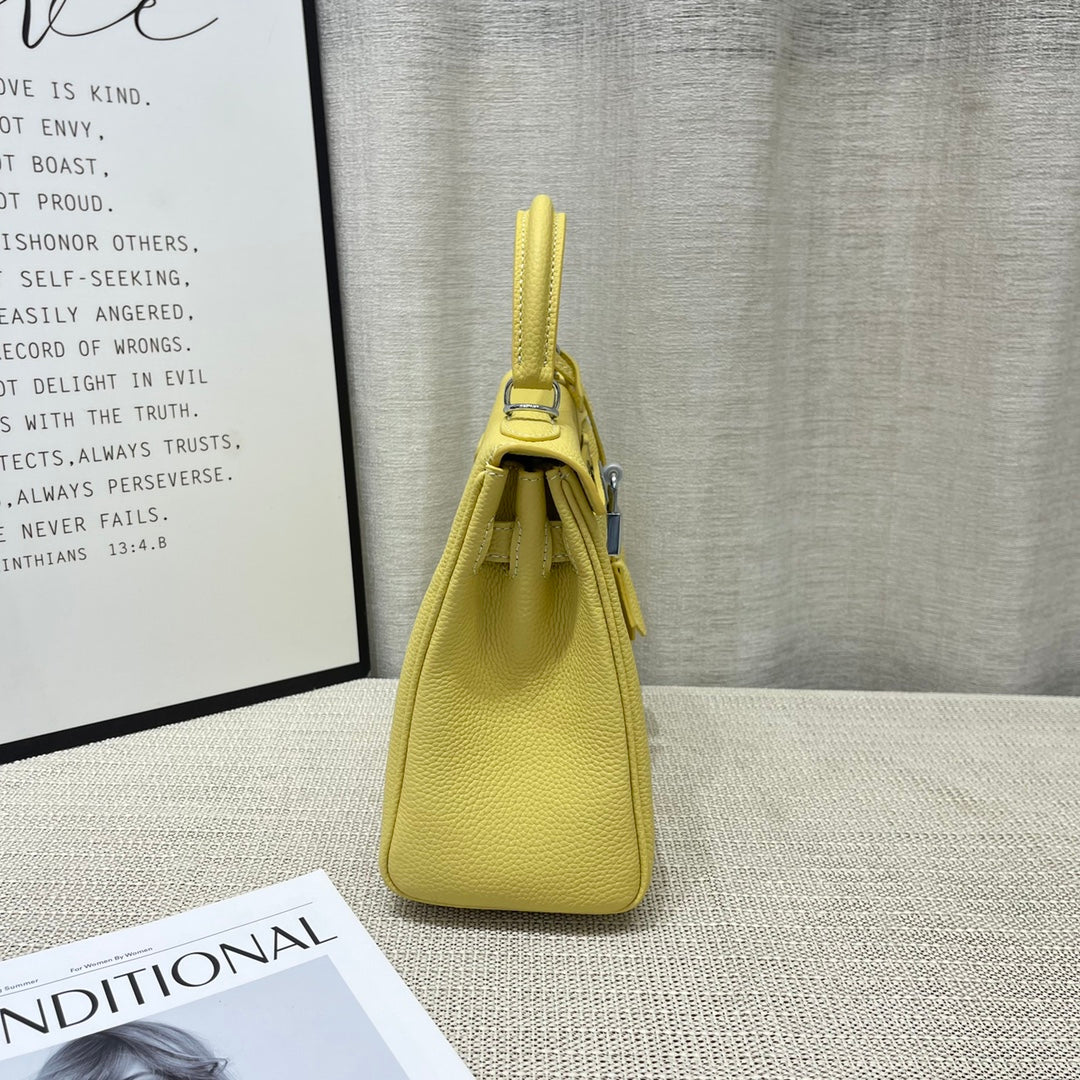 Sac à main HM Kelly 25 cm en cuir Togo citron vert et accessoires argentés