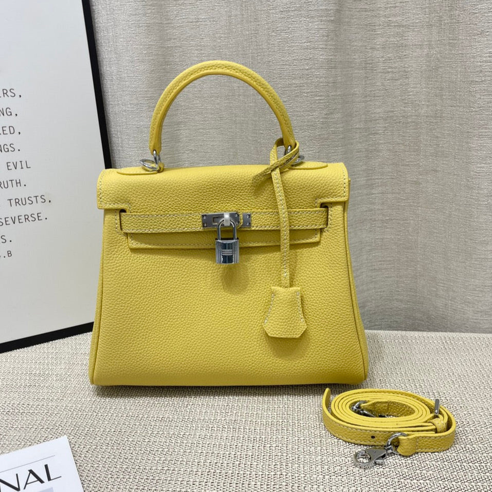 Sac à main HM Kelly 25 cm en cuir Togo citron vert et accessoires argentés