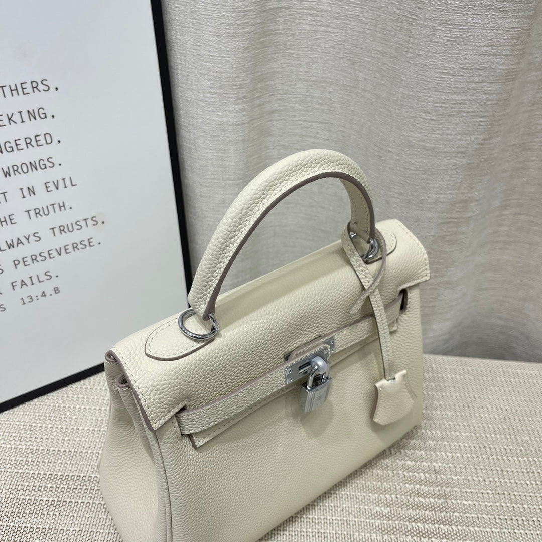 HM ケリー 25cm クリーム トゴレザー シルバー金具
