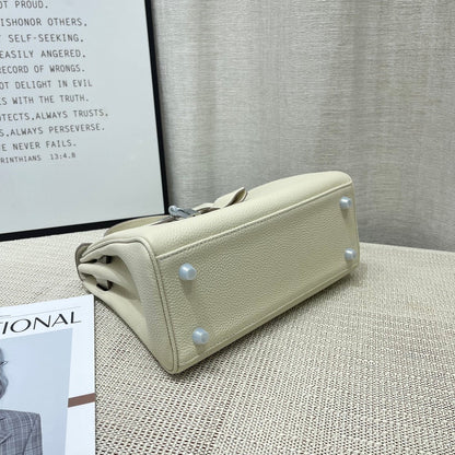 HM ケリー 25cm クリーム トゴレザー シルバー金具