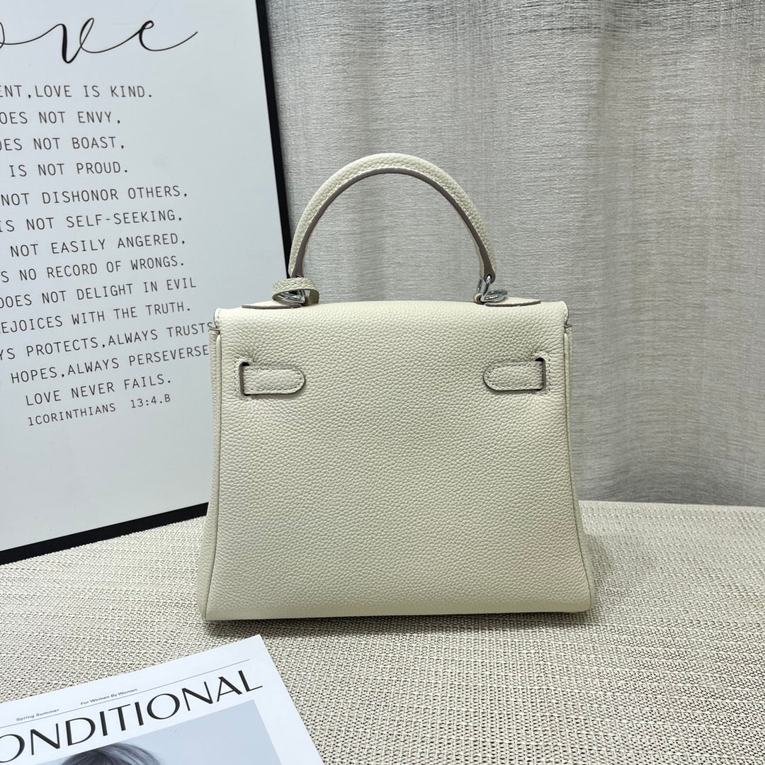 HM ケリー 25cm クリーム トゴレザー シルバー金具