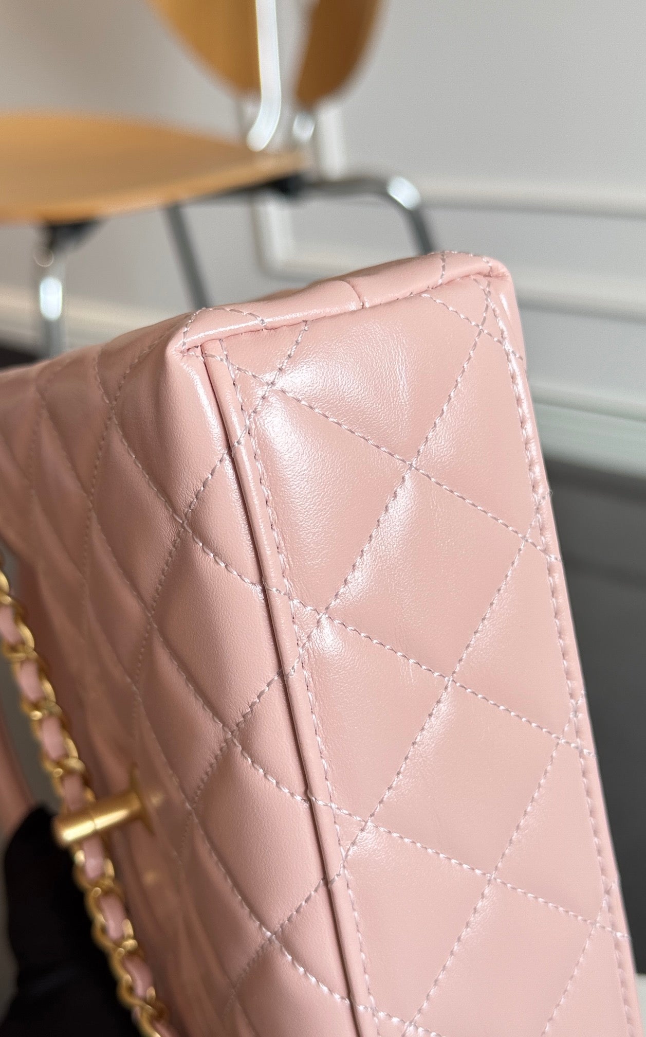 SAC CABAS KELLY 19 EN CUIR DE VEAU ROSE CLAIR, QUINCAILLERIE DORÉE 