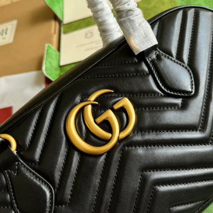 Sac à main GG Marmont Medium 35 cm en cuir de veau noir et accessoires dorés