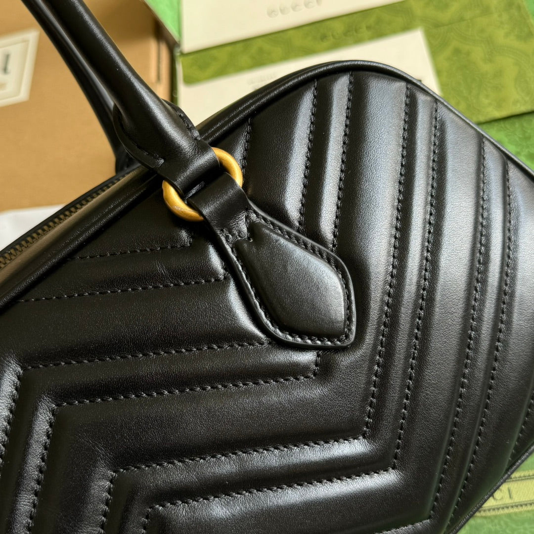 Sac à main GG Marmont Medium 35 cm en cuir de veau noir et accessoires dorés