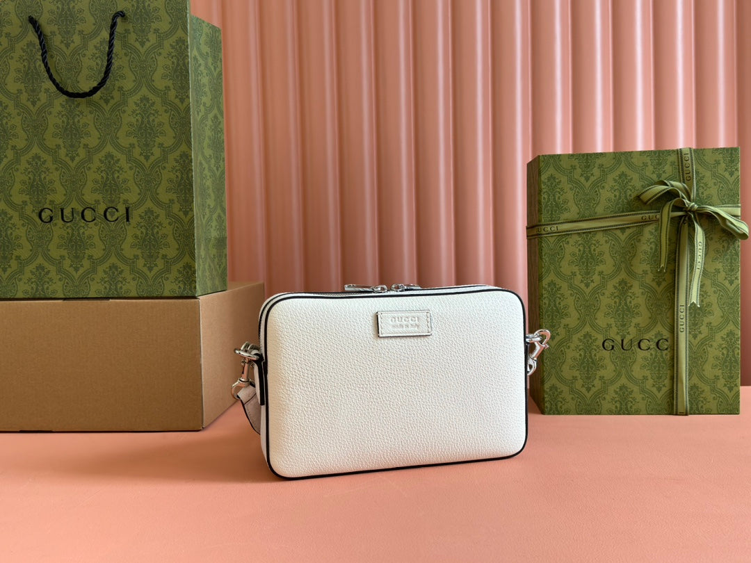 PETIT SAC BANDOULIÈRE 24 AVEC ÉTIQUETTE EN CUIR DE VEAU BLANC ET BORDURE EN TOILE