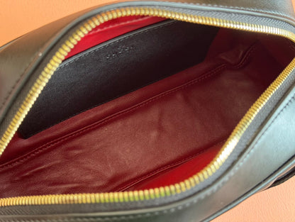 Petit sac bandoulière Marmont 24 en cuir de veau noir et métal doré
