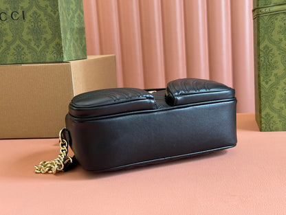 Petit sac bandoulière Marmont 24 en cuir de veau noir et métal doré