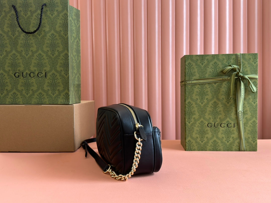 Petit sac bandoulière Marmont 24 en cuir de veau noir et métal doré
