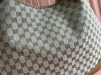 Sac à bandoulière taille moyenne BAD 49 en toile monogrammée beige et cuir de veau marron, accessoires dorés