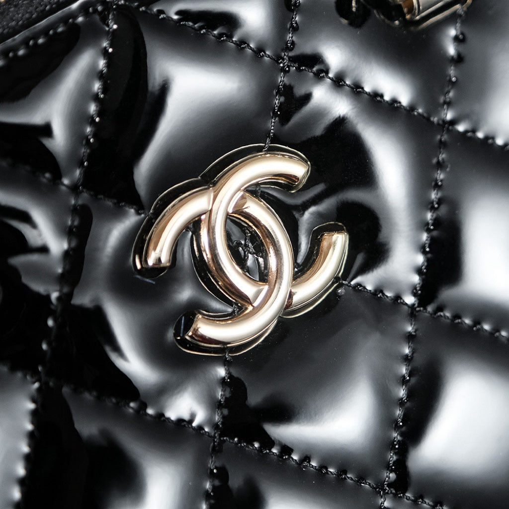 Petit sac shopping 20 en cuir de veau brillant noir, matériel doré