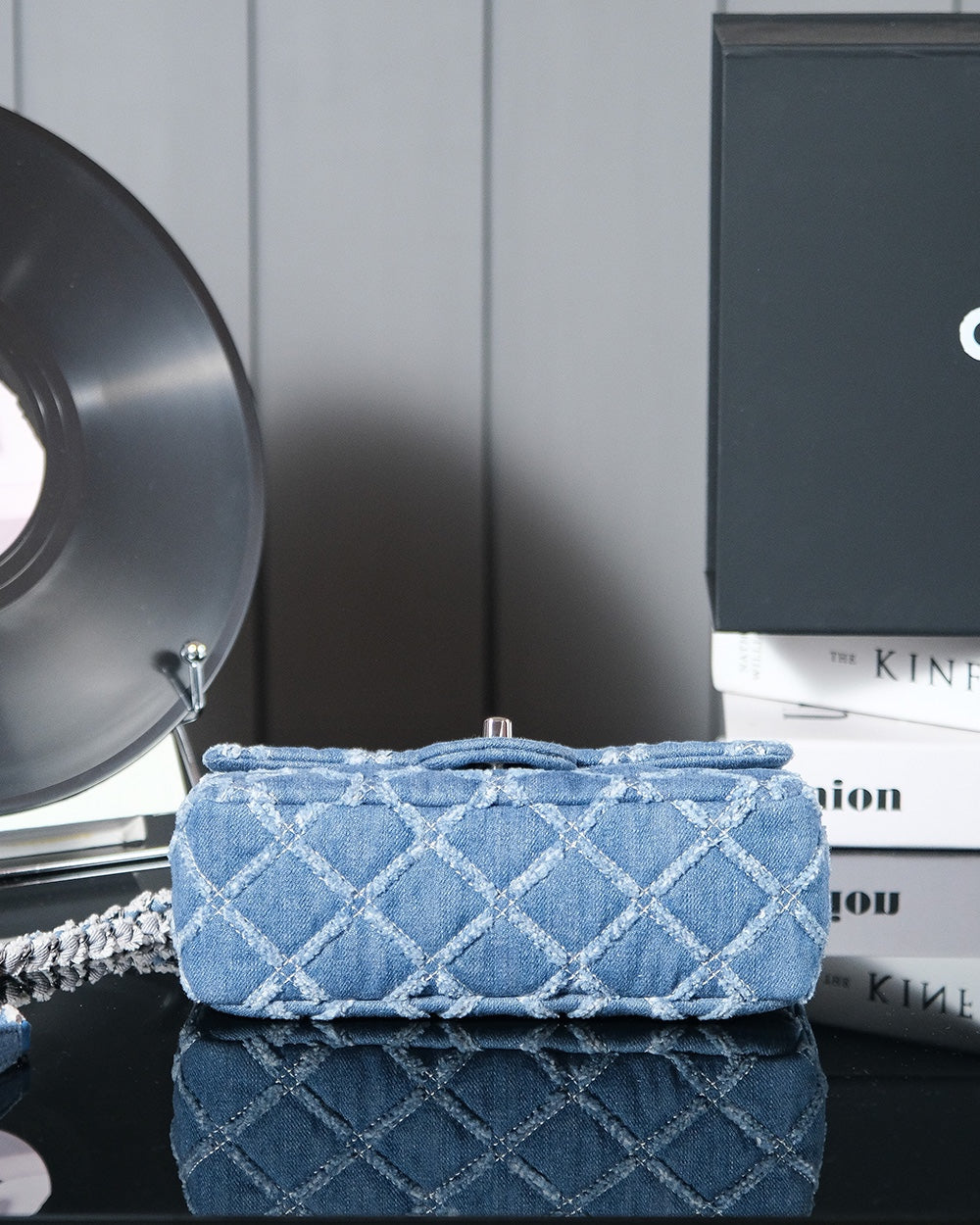 Sac à rabat 24S 20 cm en denim matelassé bleu