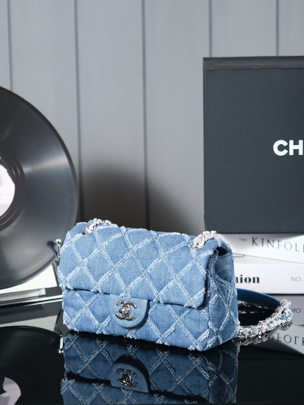Sac à rabat 24S 20 cm en denim matelassé bleu