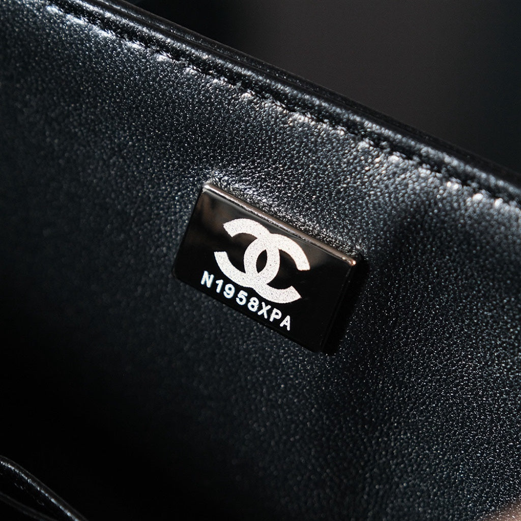 Sac à rabat 24 carats 25,5 cm en tweed à rayures bleu et noir