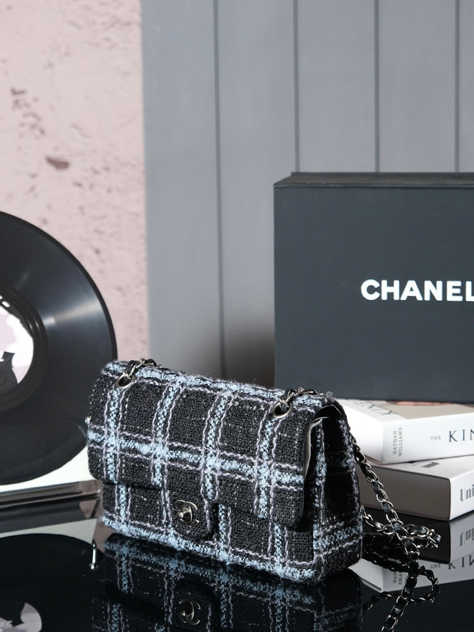 Sac à rabat 24 carats 25,5 cm en tweed à rayures bleu et noir