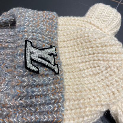 BONNET EN TRICOT AVEC DE JOLIES OREILLES EN LAINE BLANC MÉLANGÉE GRIS 403484 