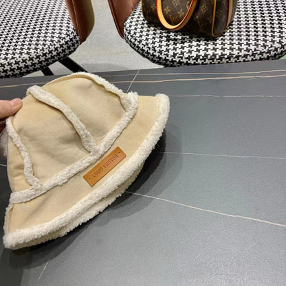 ベージュベルベットとラムファーのキュートな猫耳付きフィッシャーマンハット 414690 