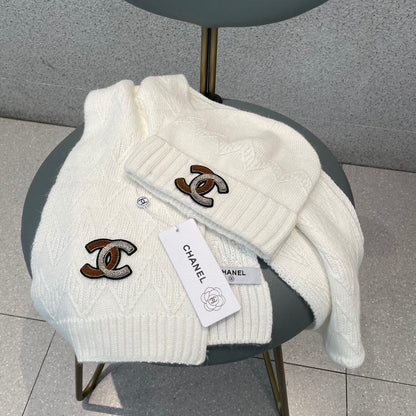 ENSEMBLE BONNET ET ÉCHARPE EN LAINE BLANCHE 420824 
