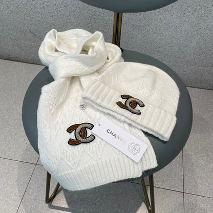 ENSEMBLE BONNET ET ÉCHARPE EN LAINE BLANCHE 420824 