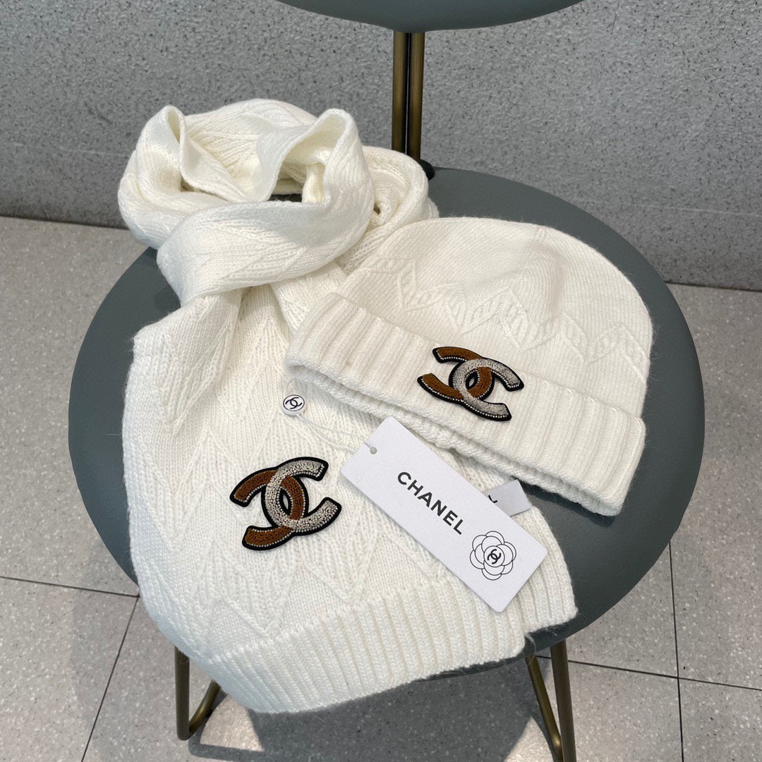 ENSEMBLE BONNET ET ÉCHARPE EN LAINE BLANCHE 420824 