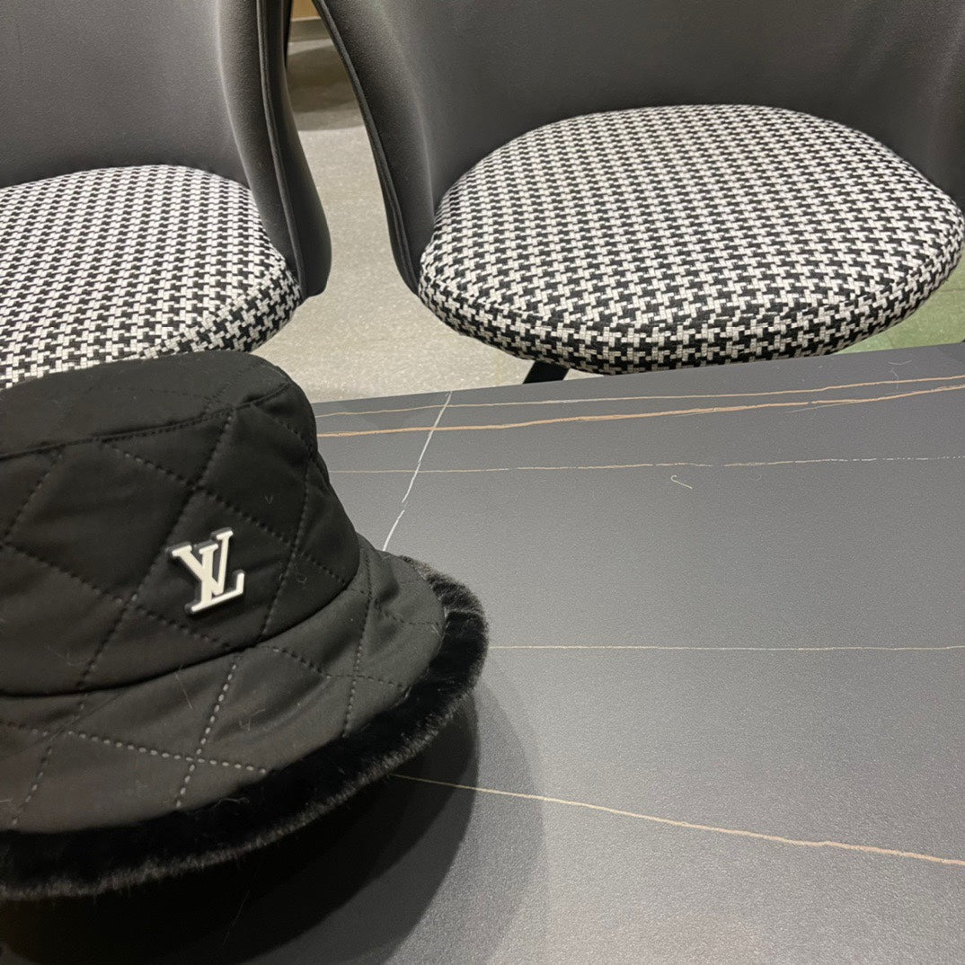 CHAPEAU BUCKET EN COTON NOIR ET FOURRURE D'AGNEAU 420923 