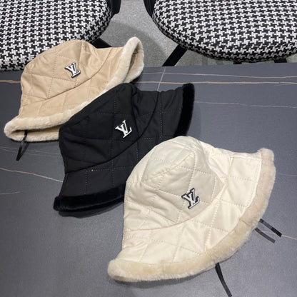 CHAPEAU BUCKET EN COTON NOIR ET FOURRURE D'AGNEAU 420923 