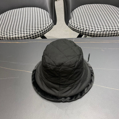 CHAPEAU BUCKET EN COTON NOIR ET FOURRURE D'AGNEAU 420923 