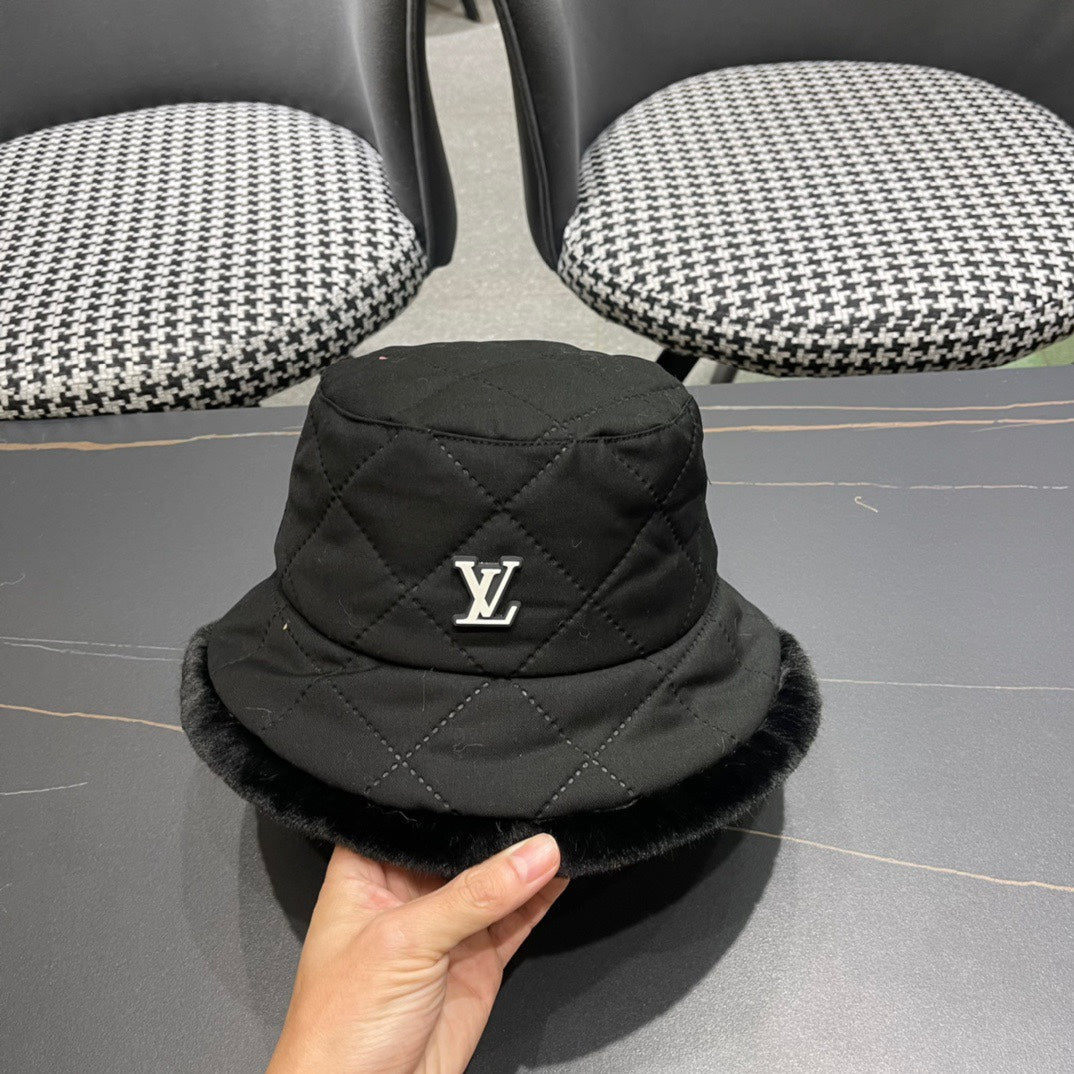 CHAPEAU BUCKET EN COTON NOIR ET FOURRURE D'AGNEAU 420923 