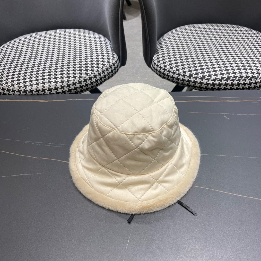 CHAPEAU BOB EN COTON BEIGE CRÈME ET FOURRURE D'AGNEAU 420924 