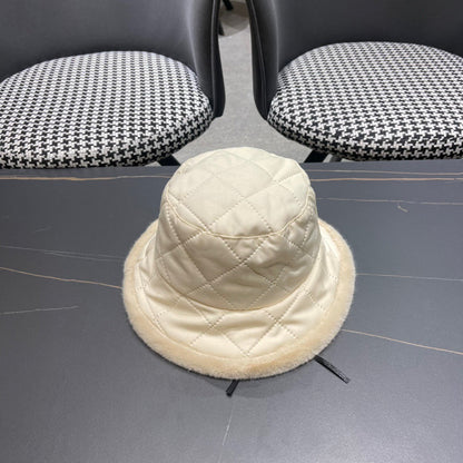 CHAPEAU BOB EN COTON BEIGE CRÈME ET FOURRURE D'AGNEAU 420924 