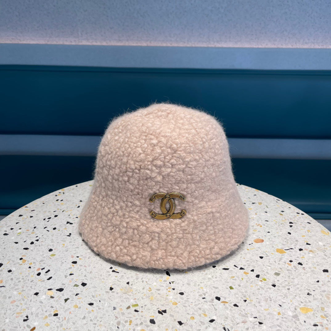CHAPEAU BUCKET EN FOURRURE D'AGNEAU ROSE CLAIR 422034 