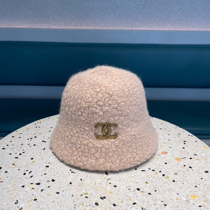 CHAPEAU BUCKET EN FOURRURE D'AGNEAU ROSE CLAIR 422034 