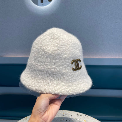 CHAPEAU BOB EN FOURRURE D'AGNEAU BLANC 422035 