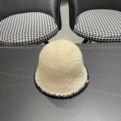 CHAPEAU BOB EN LAINE D'AGNEAU BEIGE CRÈME 426106 